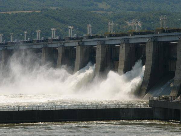 Parlamentul a aprobat JAFUL TOTAL asupra celor mai valoroase companii energetice