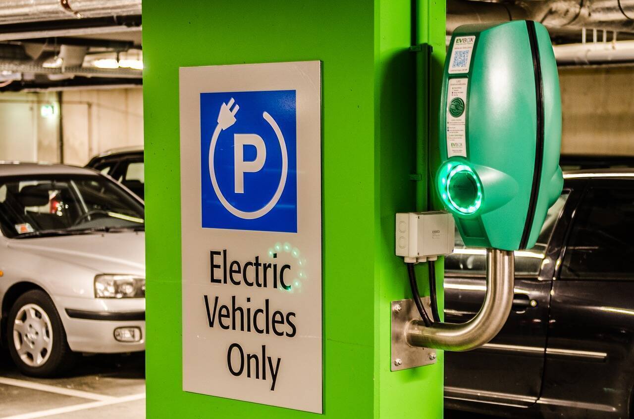 Ministerul Energiei a lansat o hartă informativă cu punctele de încărcare a maşinilor electrice