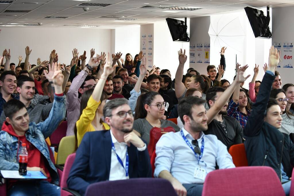 Record de participare la cel mai mare eveniment de carieră pentru tinerii energeticieni