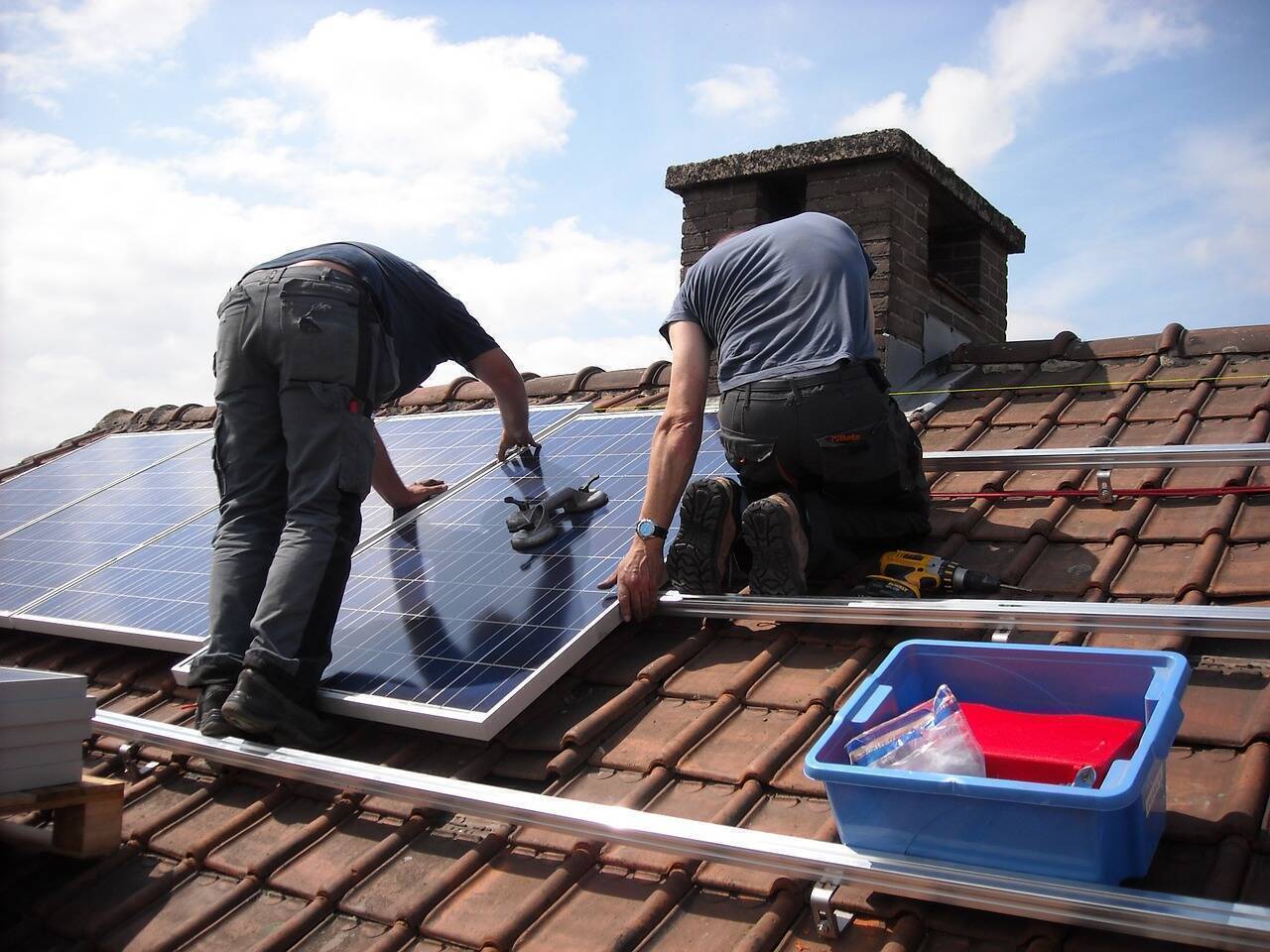 Prosumatorii ar putea deconta lunar surplusul de electricitate verde