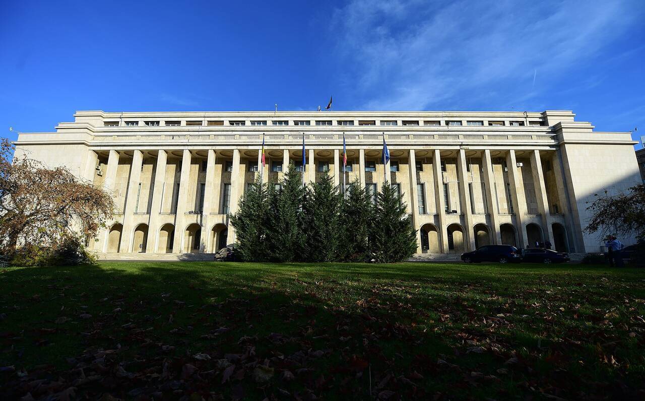 Umbra lui Putin la Palatul Victoria