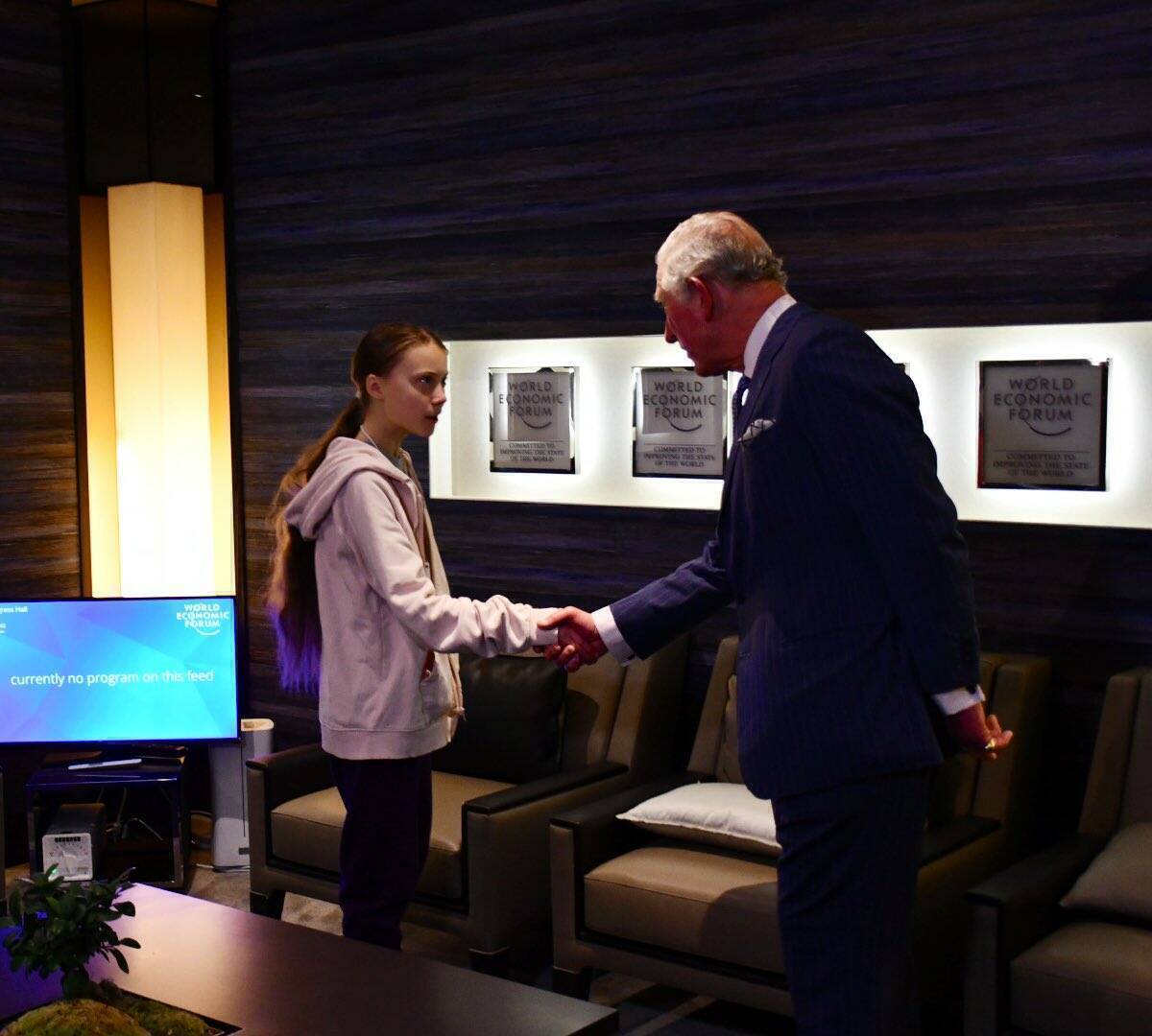 Prinţul Charles, discurs tranşant la Davos: La ce ne ajută bogăţia, dacă nu putem face altceva decât să ne uităm cum arde?