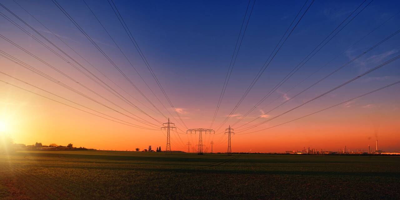 Raport EPG: Investiții în rețelele de electricitate de 16 – 18,3 miliarde euro necesare în România