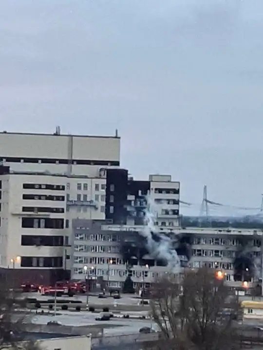 Fotografie cu obuze care lovesc centrul de antrenament al CNE Zaporojie din Ucraina – sursa foto: twitter.com/nexta_tv