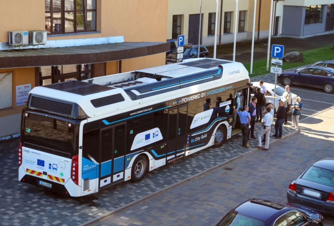 România, gazda unui turneu de promovare a autobuzelor cu hidrogen 