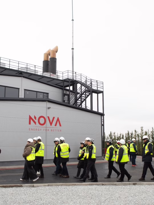 Sistem de stocare în baterii Nova Power&Gas - sursa foto: Ministerul Energiei (Facebook)